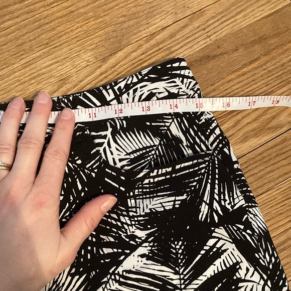 NWOT Mario Serrani Black and White Mini Pencil Skort - Picture 9 of 10